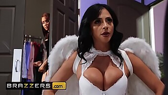 Milfs Séduisantes Dans Une Action Lesbienne Chaude - Brazzers