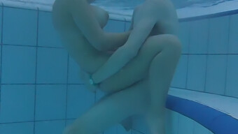 Amateur Underwater Sex With A Big-Dicked Couple