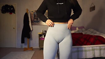 Těsné Kraťasy Do Posilovny Zakrývají Kundičku Cameltoe Pro Americkou Dívku