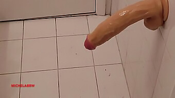 Juego De Pene Con Una Gran Polla En Sesión En Solitario