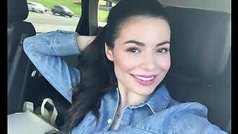 La Bellezza Dai Capelli Castani Miranda Cosgrove Si Masturba