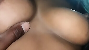 Homemade Indian (Hindi) Pussy Licking And Cumshot Action