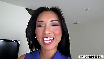 Cô Gái Trẻ Châu Á Alina Li Nuốt Trọn Brannon Rhoades Trong Video Bangbros