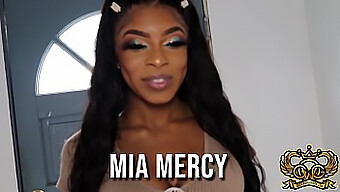 Mia Mercy Neemt Een Grote Lul En Slikt Twee Ladingen In Deze Wilde Video