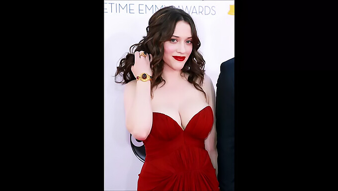 Kat Dennings' Håndjobbferdigheter På Utstilling