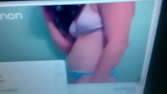 Omegle 18+ Teen Si Fa Birichina Davanti Alla Telecamera