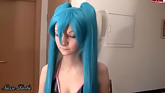 Orális Élvezet És Arckiütés A Hentai Cosplay Pornóban