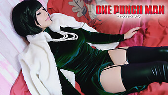 Fubukis Store Naturlige Bryster Hopper I One Punch Man Cosplay-Video