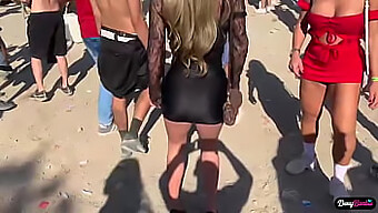 Milf Excitată La Petrecere Și Face Sex Public - Www.Denybarbie.Com.Br