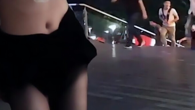 Public Sex Caught On Camera: Chinese Girl Exposed