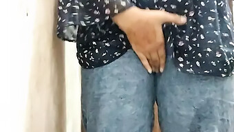 Indian College Girl Makes A Homemade Video Of Herself