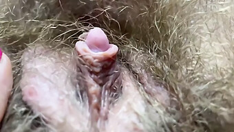 Desi (Indian) Hairy Teen'S Big Clit Masturbation