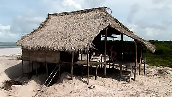 Baise Et Avalage De Sperme Dans Une Maison De Plage Sauvage