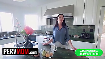 El Coño De Stepmom Se Deja Follar En Este Caliente Vídeo