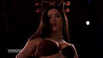 Seduzida Pela Sexy Salma Hayek Em Sua Lingerie