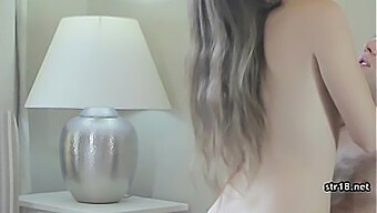 18+ Amateur-Paar Hat Intensiven Sex